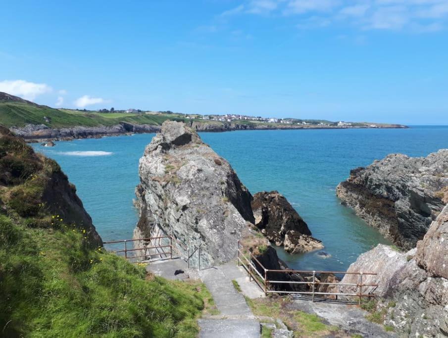 Coastal Bungalow, Sleeps 5 And Ideal For Walkers Amlwch Extérieur photo