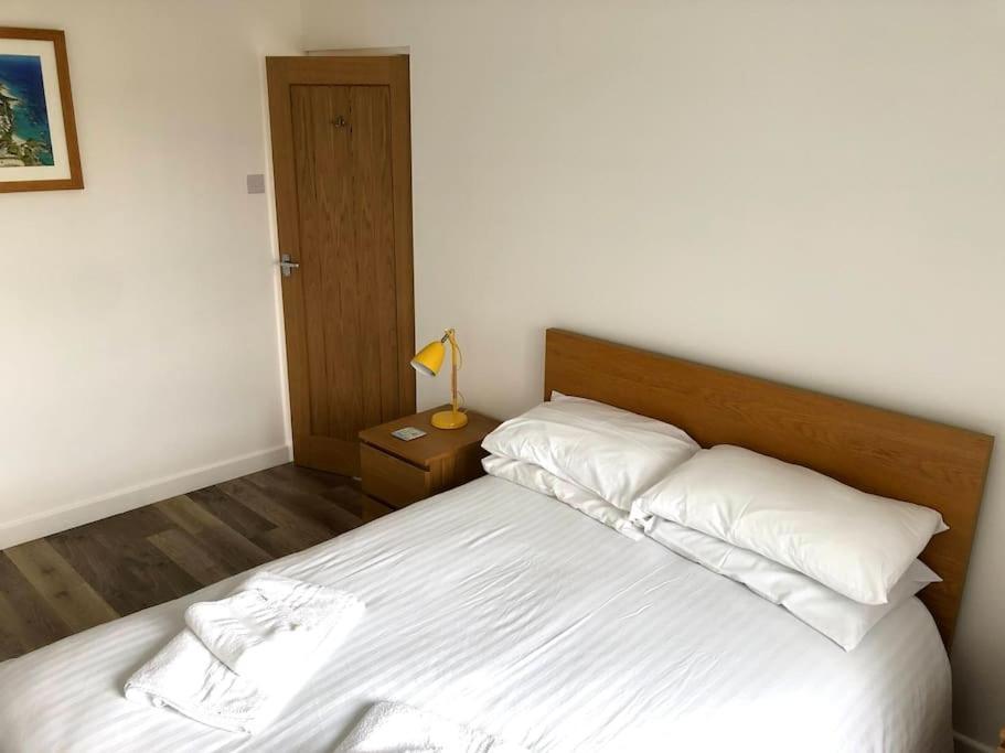 Coastal Bungalow, Sleeps 5 And Ideal For Walkers Amlwch Extérieur photo