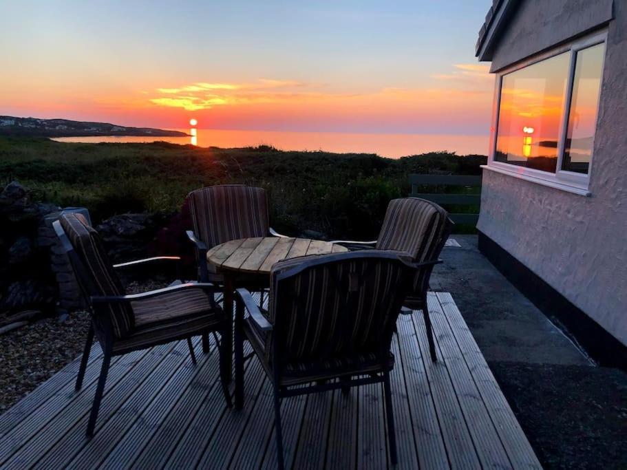 Coastal Bungalow, Sleeps 5 And Ideal For Walkers Amlwch Extérieur photo