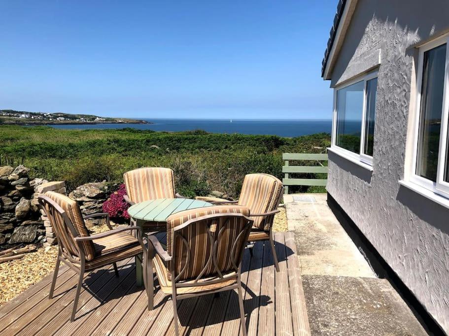 Coastal Bungalow, Sleeps 5 And Ideal For Walkers Amlwch Extérieur photo