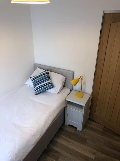 Coastal Bungalow, Sleeps 5 And Ideal For Walkers Amlwch Extérieur photo